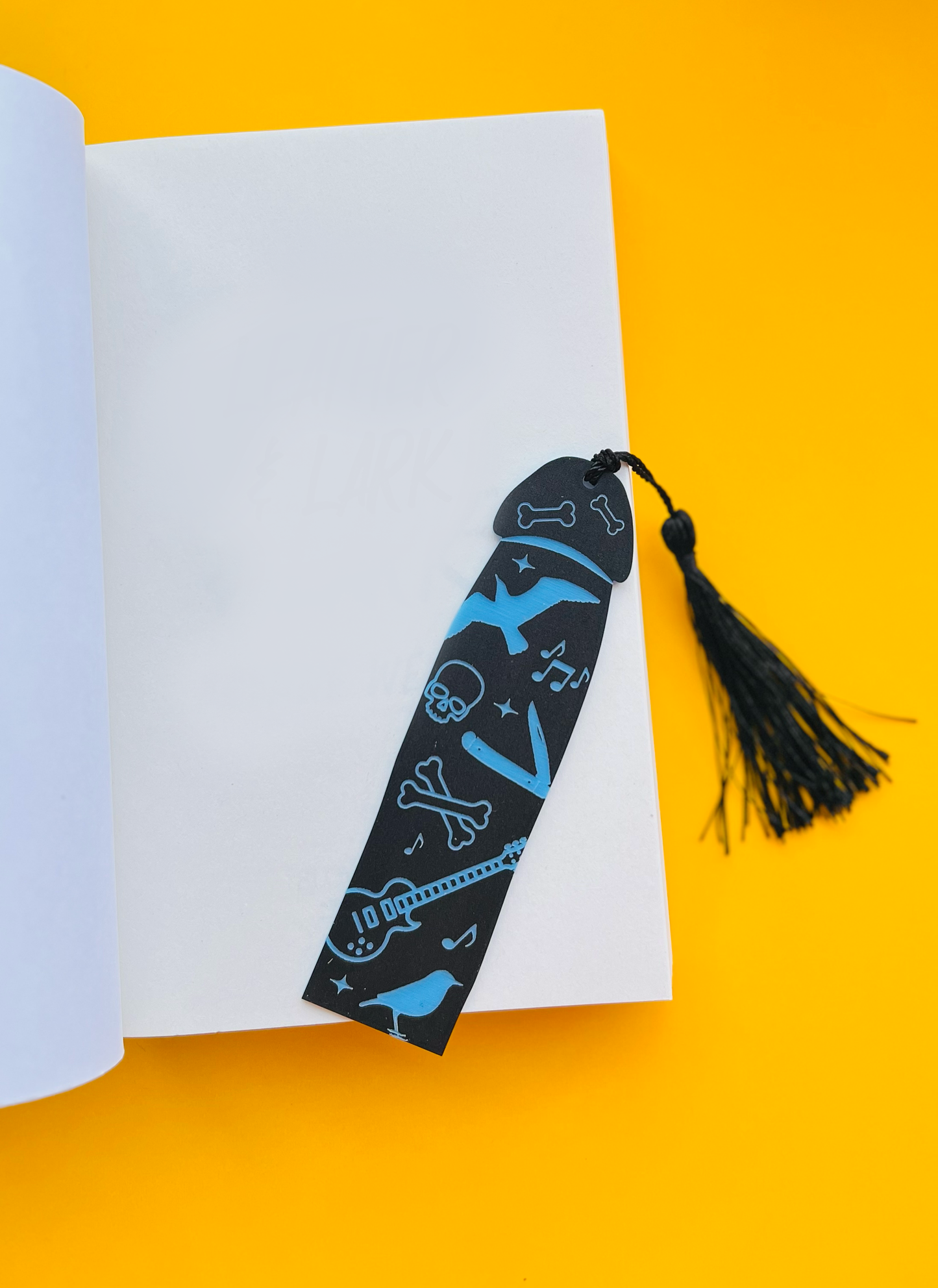 Blackbird Cockmark Bookmark: Pink